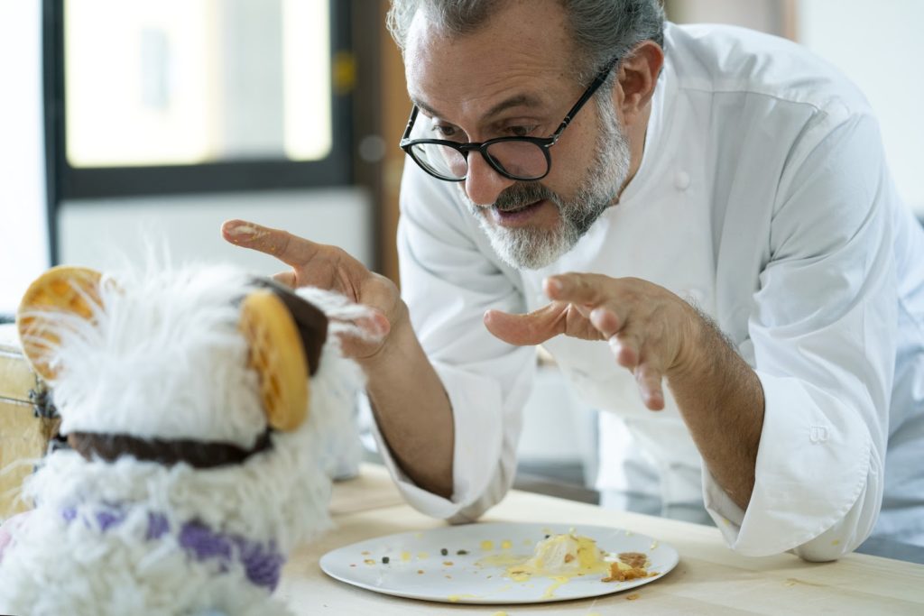 WAFFLES + MOCHI (L to R) WAFFLES and MASSIMO BOTTURA in episode 106 of WAFFLES + MOCHI Cr. ARNALDO ABBA LEGNAZZI/NETFLIX © 2020